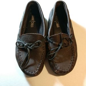 Minnetonka size 8 Soft Brown Leather Mocassins